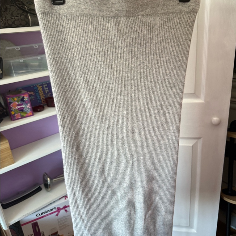 Soft Goat Women’s 100% Fine Cashmere Ribbed Skirt Soft Size Medium - Picture 5 of 5
